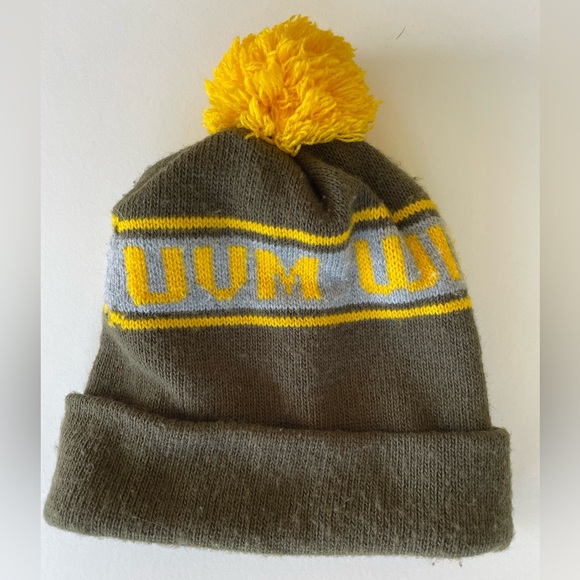 University of Vermont UVM Winterfest Hat 💚💛❄️ - Picture 4 of 5